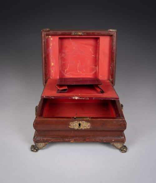REGENCY RED LEATHER BRASS WORKBOX WITH SECRET COMPARTMENT - ADDITIONAL PHOTO 6