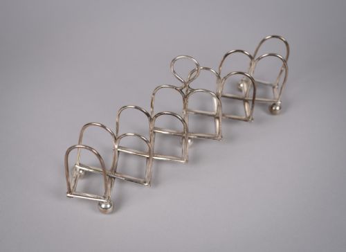 19th century concertina expanding silver plated 7bar toast rack - CATEGORY: ANTIQUE SILVER - DATED 19TH CENTURY