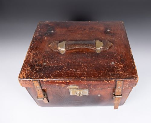 LARGE LEATHER LUGGAGE HAT BOX BY T EVINS CO EXETER - ADDITIONAL PHOTO 6