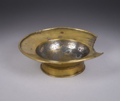RARE 18TH CENTURY BRASS BARBER'S BLEEDING BOWL - ADDITIONAL PHOTO 1