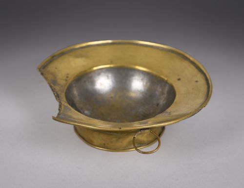 RARE 18TH CENTURY BRASS BARBER'S BLEEDING BOWL - ADDITIONAL PHOTO 2