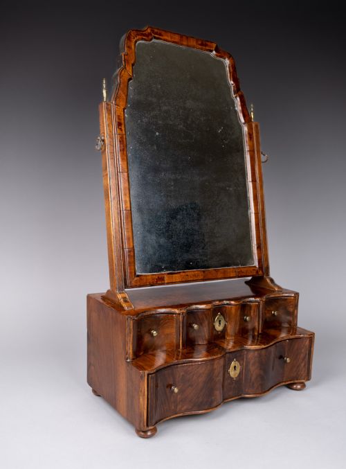 george i walnut swing mirror with four serpentine drawers c1720 - CATEGORY: ANTIQUE MIRRORS - DATED GEORGIAN