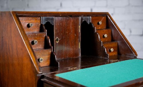 DIMINUTIVE GEORGE III MAHOGANY BUREAU - ADDITIONAL PHOTO 5