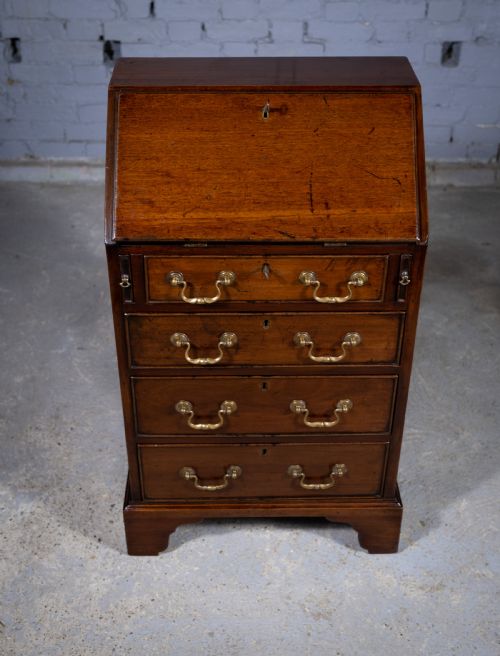 DIMINUTIVE GEORGE III MAHOGANY BUREAU - ADDITIONAL PHOTO 11