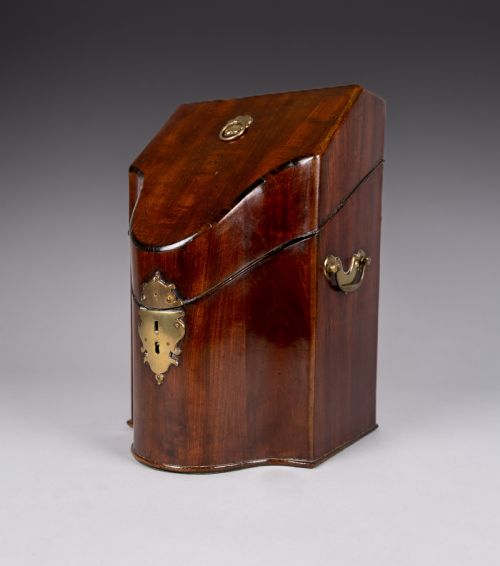 GEORGE III MAHOGANY SERPENTINE FRONT KNIFE BOX - ADDITIONAL PHOTO 2