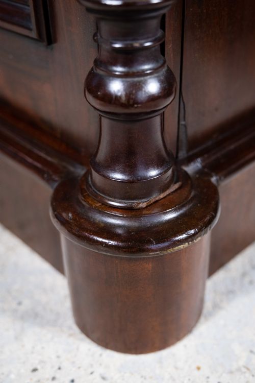PAIR OF 19TH CENTURY MAHOGANY PEDESTAL CUPBOARDS - ADDITIONAL PHOTO 9