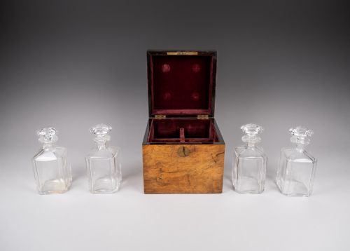 LARGE VICTORIAN WALNUT DECANTER BOX - ADDITIONAL PHOTO 3