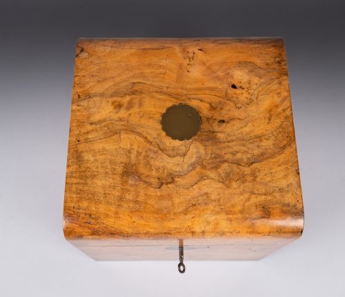 LARGE VICTORIAN WALNUT DECANTER BOX - ADDITIONAL PHOTO 8