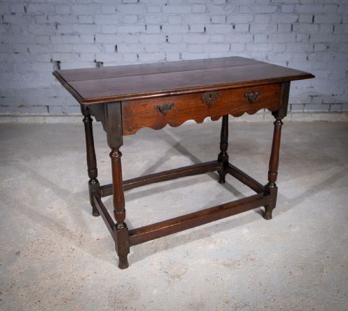 rare 17th century padouk side table - CATEGORY: ANTIQUE TABLES - DATED 17TH CENTURY