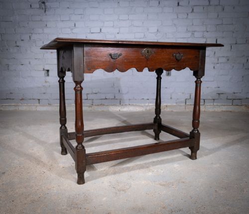 RARE 17TH CENTURY PADOUK SIDE TABLE - ADDITIONAL PHOTO 1
