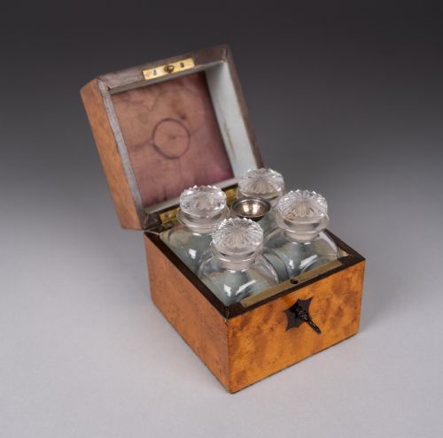 VICTORIAN BIRDS EYE MAPLE MINIATURE SCENT BOTTLE BOX CASKET - ADDITIONAL PHOTO 3