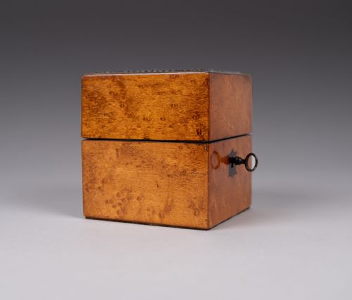 VICTORIAN BIRDS EYE MAPLE MINIATURE SCENT BOTTLE BOX CASKET - ADDITIONAL PHOTO 8