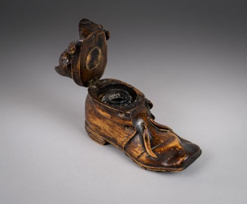 19TH CENTURY CARVED CAT IN BOOT NOVELTY INKWELL - ADDITIONAL PHOTO 7