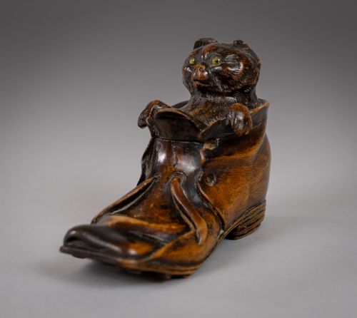 19TH CENTURY CARVED CAT IN BOOT NOVELTY INKWELL - ADDITIONAL PHOTO 10