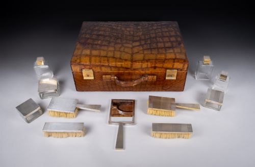 asprey co 11piece sterling silver vanity set in crocodile leather case c1940 - CATEGORY: ANTIQUE MISCELLANEOUS - DATED 1940