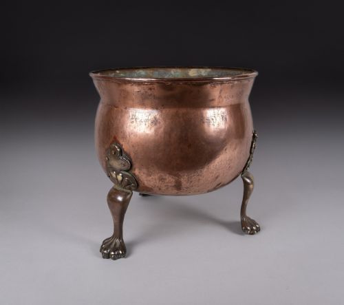 19th century copper cauldron jardiniere with brass paw feet - CATEGORY: ANTIQUE METAL - DATED 19TH CENTURY