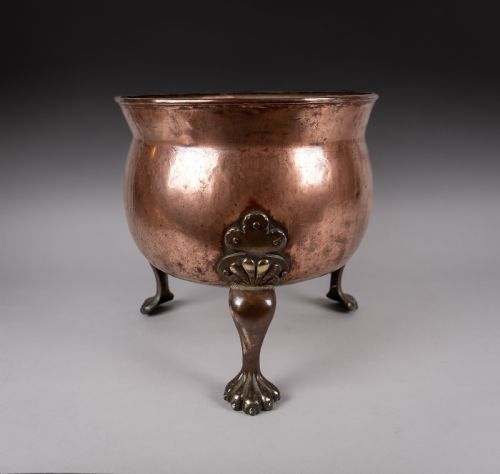 19TH CENTURY COPPER CAULDRON JARDINIERE WITH BRASS PAW FEET - ADDITIONAL PHOTO 2