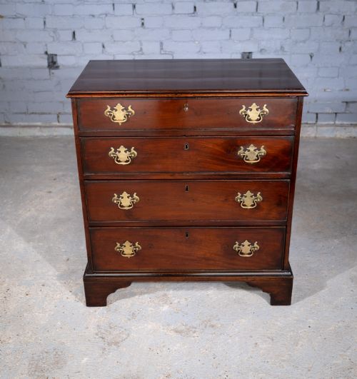 diminutive small georgian chest of drawers c1760 - CATEGORY: ANTIQUE CHEST OF DRAWERS - DATED GEORGIAN