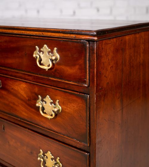 DIMINUTIVE SMALL GEORGIAN CHEST OF DRAWERS C1760 - ADDITIONAL PHOTO 7