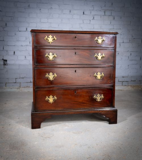 DIMINUTIVE SMALL GEORGIAN CHEST OF DRAWERS C1760 - ADDITIONAL PHOTO 8