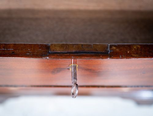 DIMINUTIVE SMALL GEORGIAN CHEST OF DRAWERS C1760 - ADDITIONAL PHOTO 12