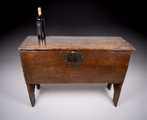 17TH CENTURY OAK SIX PLANK COFFER - ADDITIONAL PHOTO 5