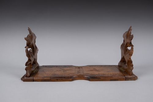 LATE 19TH CENTURY BLACK FOREST OAK LEAF EXTENDING BOOK RACK - ADDITIONAL PHOTO 3