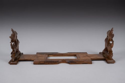 LATE 19TH CENTURY BLACK FOREST OAK LEAF EXTENDING BOOK RACK - ADDITIONAL PHOTO 4