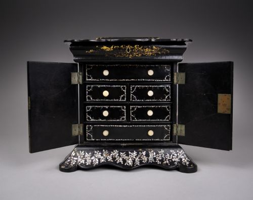 FINE MOTHER OF PEARL ABALONE EBONISED PAPIERMACHE JEWELLERY CABINET C1850 - ADDITIONAL PHOTO 7