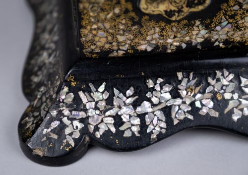 FINE MOTHER OF PEARL ABALONE EBONISED PAPIERMACHE JEWELLERY CABINET C1850 - ADDITIONAL PHOTO 15