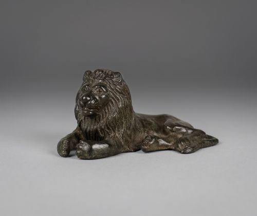 19th century laying lion bronze - CATEGORY: ANTIQUE METAL - DATED 19TH CENTURY