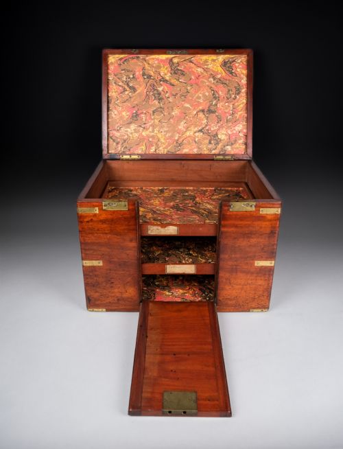 UNUSUAL 19TH CENTURY MAHOGANY CAMPAIGN BOX CHEST - ADDITIONAL PHOTO 2