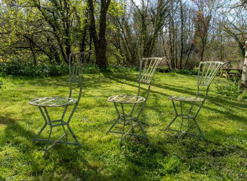 19TH CENTURY FRENCH WROUGHT IRON GARDEN CHAIRS SET OF 3 - ADDITIONAL PHOTO 7