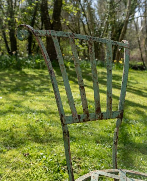 19TH CENTURY FRENCH WROUGHT IRON GARDEN CHAIRS SET OF 3 - ADDITIONAL PHOTO 9