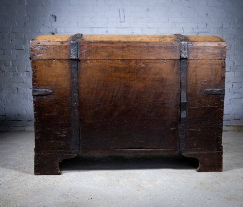 LARGE 17TH CENTURY OAK IRON BOUND BAROQUE CHEST WITH ORIGINAL KEY C1700 - ADDITIONAL PHOTO 17