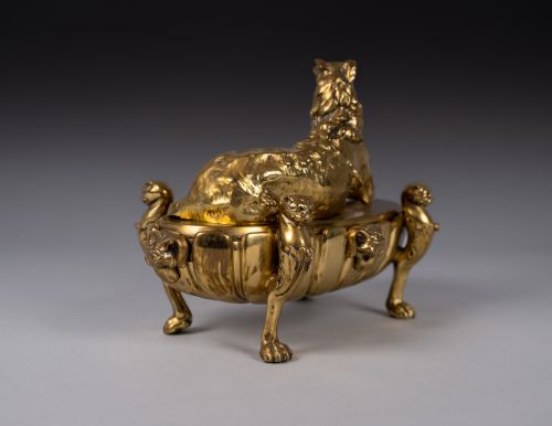 LARGE GILT BRONZE INKWELL WITH HOUND MONOPEDIC LION LEGS - ADDITIONAL PHOTO 15