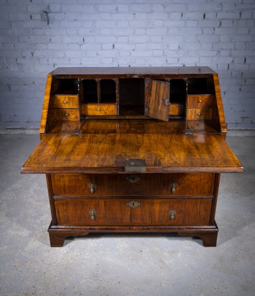 GEORGE I WALNUT FEATHERBANDED BUREAU C1720 - ADDITIONAL PHOTO 3