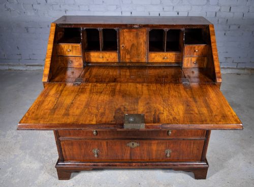 GEORGE I WALNUT FEATHERBANDED BUREAU C1720 - ADDITIONAL PHOTO 4