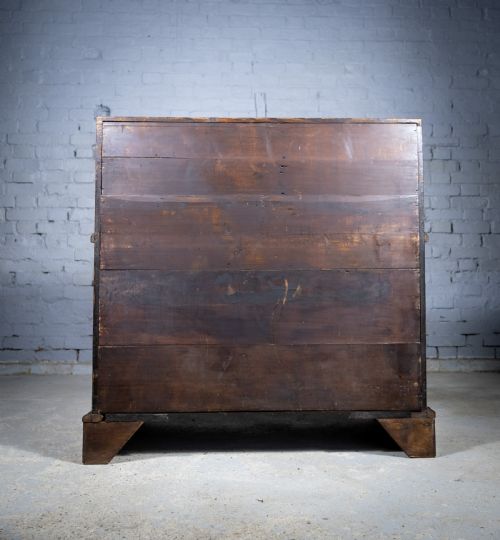 GEORGE I WALNUT FEATHERBANDED BUREAU C1720 - ADDITIONAL PHOTO 9
