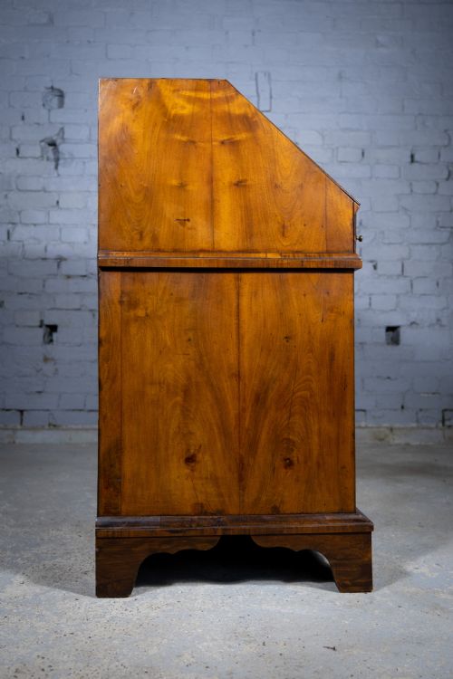 GEORGE I WALNUT FEATHERBANDED BUREAU C1720 - ADDITIONAL PHOTO 10
