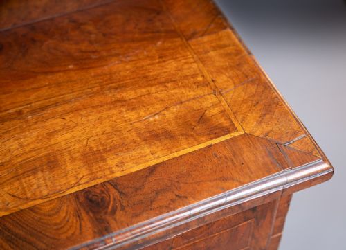GEORGE II WALNUT CROSS BANDED CHEST OF DRAWERS C1740 - ADDITIONAL PHOTO 6