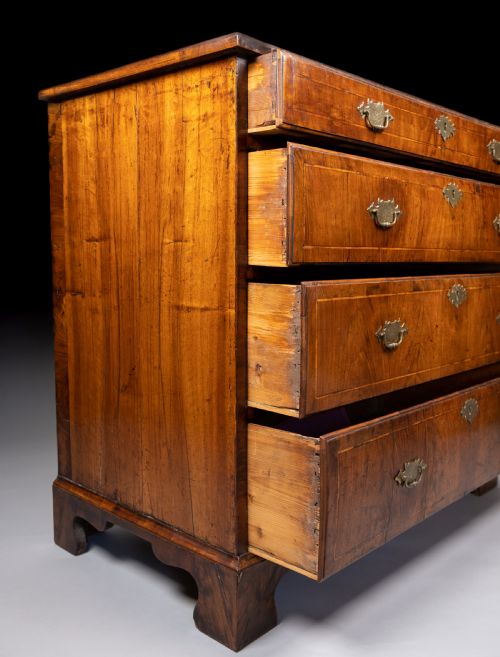 GEORGE II WALNUT CROSS BANDED CHEST OF DRAWERS C1740 - ADDITIONAL PHOTO 9