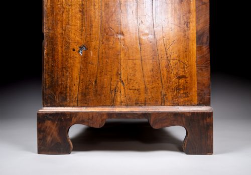 GEORGE II WALNUT CROSS BANDED CHEST OF DRAWERS C1740 - ADDITIONAL PHOTO 12