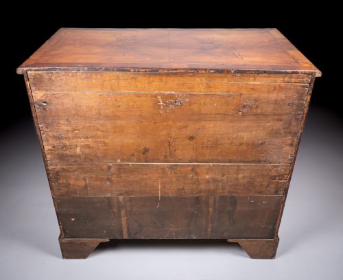GEORGE II WALNUT CROSS BANDED CHEST OF DRAWERS C1740 - ADDITIONAL PHOTO 16