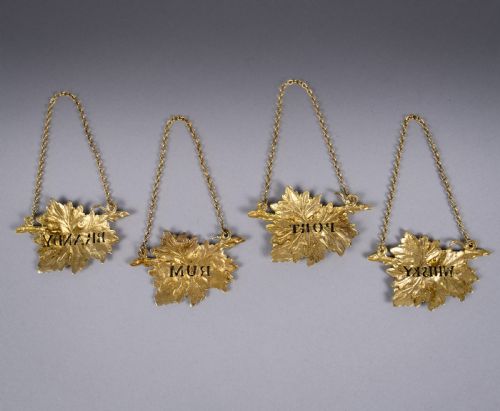 FOUR SILVER GILT VINE LEAF DECANTER LABELS BY SMD LONDON 1968 - ADDITIONAL PHOTO 6