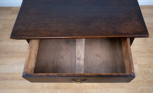 18TH CENTURY ENGLISH OAK SIDE TABLE - ADDITIONAL PHOTO 7