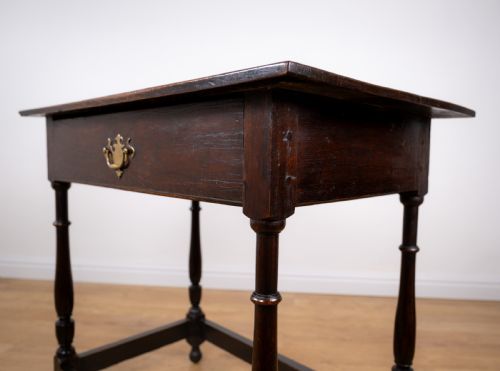 18TH CENTURY ENGLISH OAK SIDE TABLE - ADDITIONAL PHOTO 9