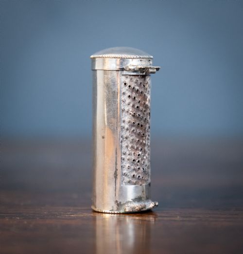 GEORGIAN STERLING SILVER NUTMEG GRATER C1775 - ADDITIONAL PHOTO 1