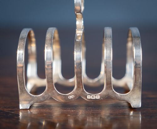 PAIR OF ART DECO STERLING SILVER TOAST RACKS BY SYNYER BEDDOES 1926 - ADDITIONAL PHOTO 6