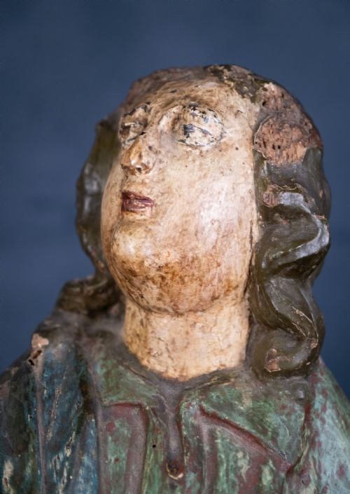 LATE 17TH EARLY 18TH CENTURY POLYCHROME CARVED WOODEN FIGURE OF THE MADONNA - ADDITIONAL PHOTO 9